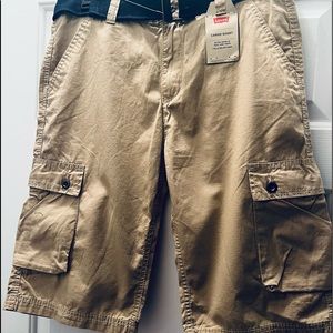 Levi’s Cargo Shorts NWT.  18 Reg W29